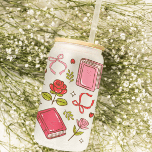 Szklanka 550 ml z bambusowym wieczkiem "Romance Bookish Girly"