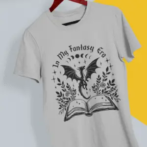 Koszulka z nadrukiem "In My Fantasy Era" unisex